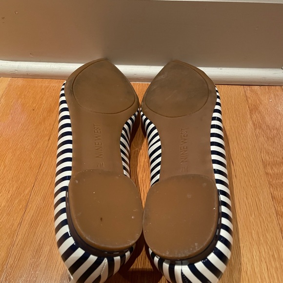 Nine West Navy and White Patent Flats Size 7 - Picture 5 of 5